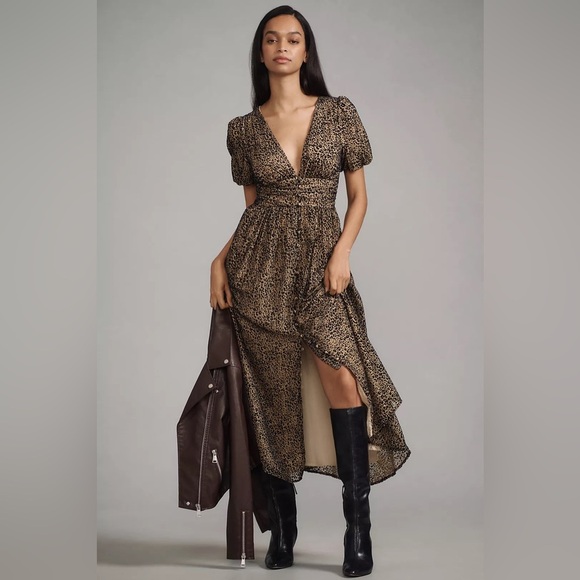 The Katerina Button-Front Dress: Velvet Edition - Picture 1 of 7